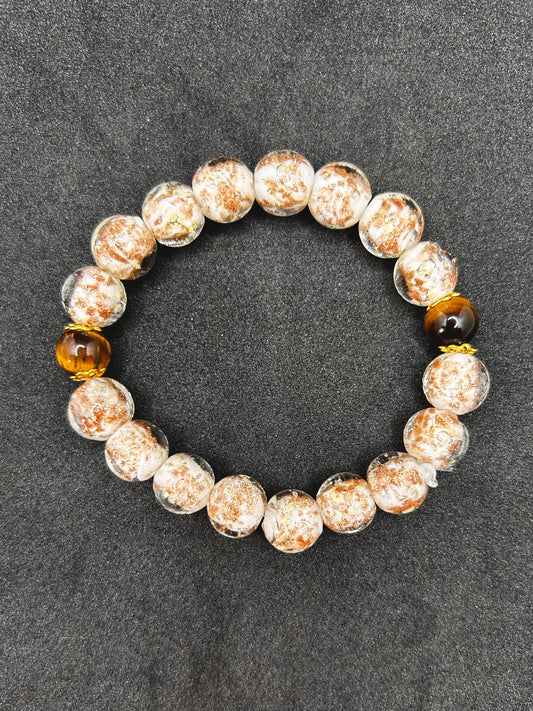 B002